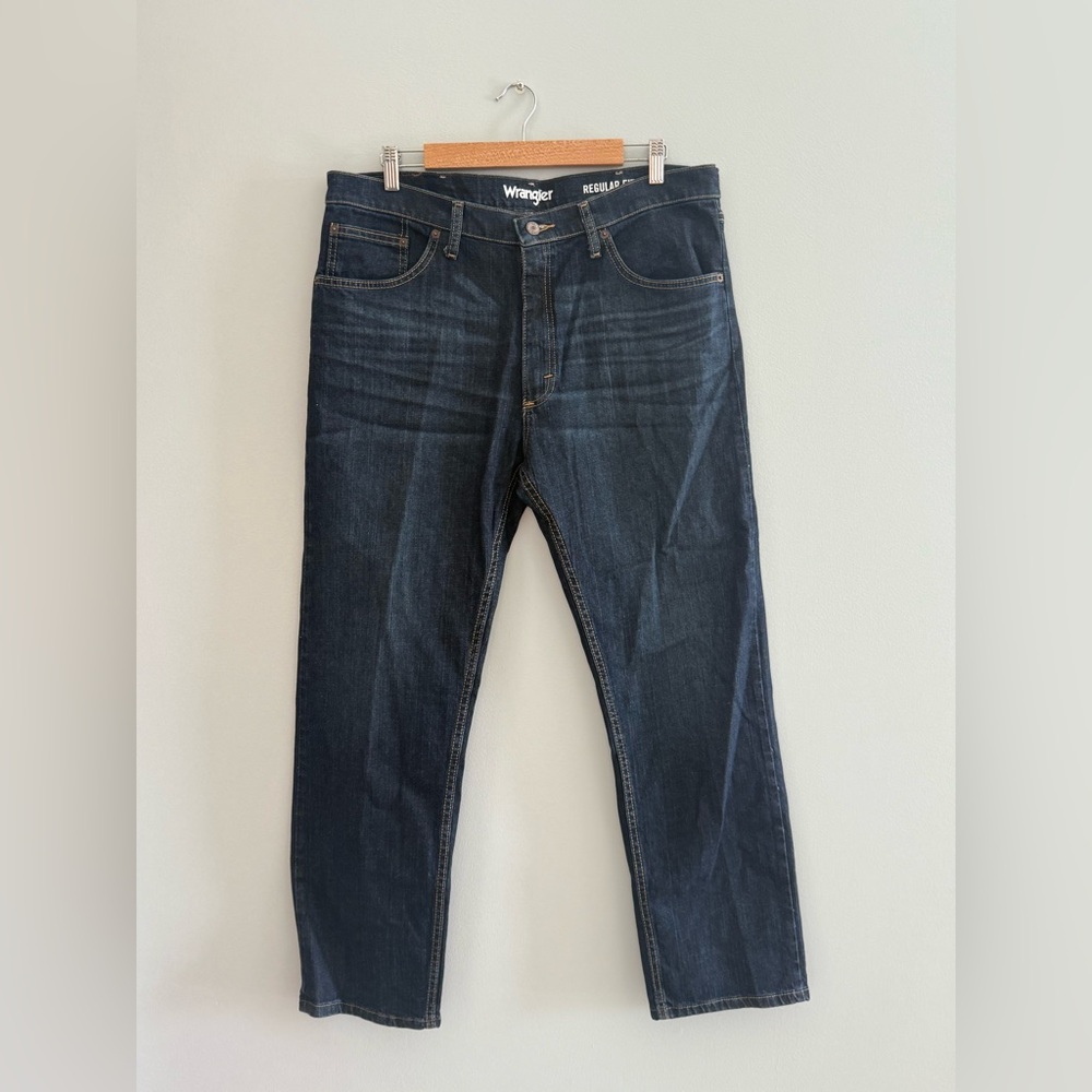 Wrangler Men's Regular Fit Straight‎ Leg Jeans Dark Wash Stretch Denim 36x29